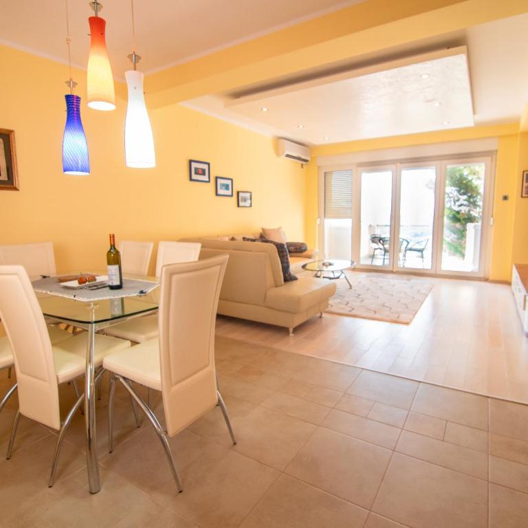 Mum's Apartment - Family Suite - 1