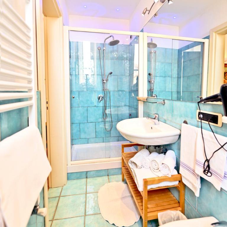 Residenza Sole Amalfi - Camera Matrimoniale/Doppia con Letti Singoli con Vista Città - 6