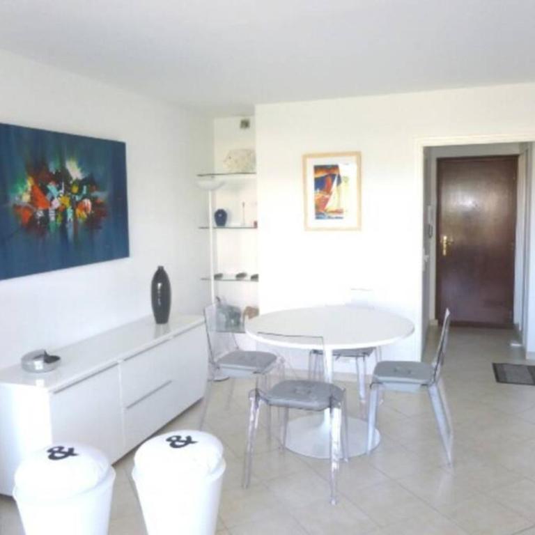 F2 Climatisé Piscine Proche Plage - Apartment mit 1 Schlafzimmer - 3