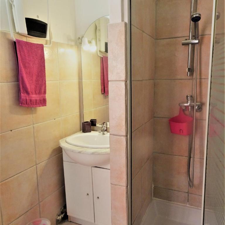 Maison De Village - Two-Bedroom Townhouse - 7
