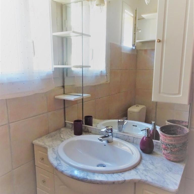 Maison De Village - Two-Bedroom Townhouse - 8