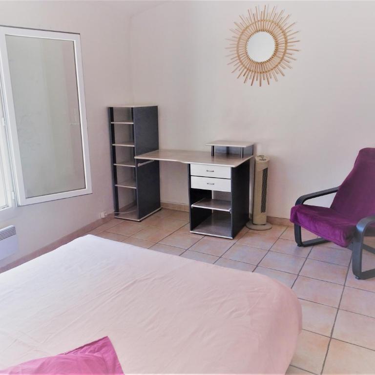 Maison De Village - Two-Bedroom Townhouse - 11