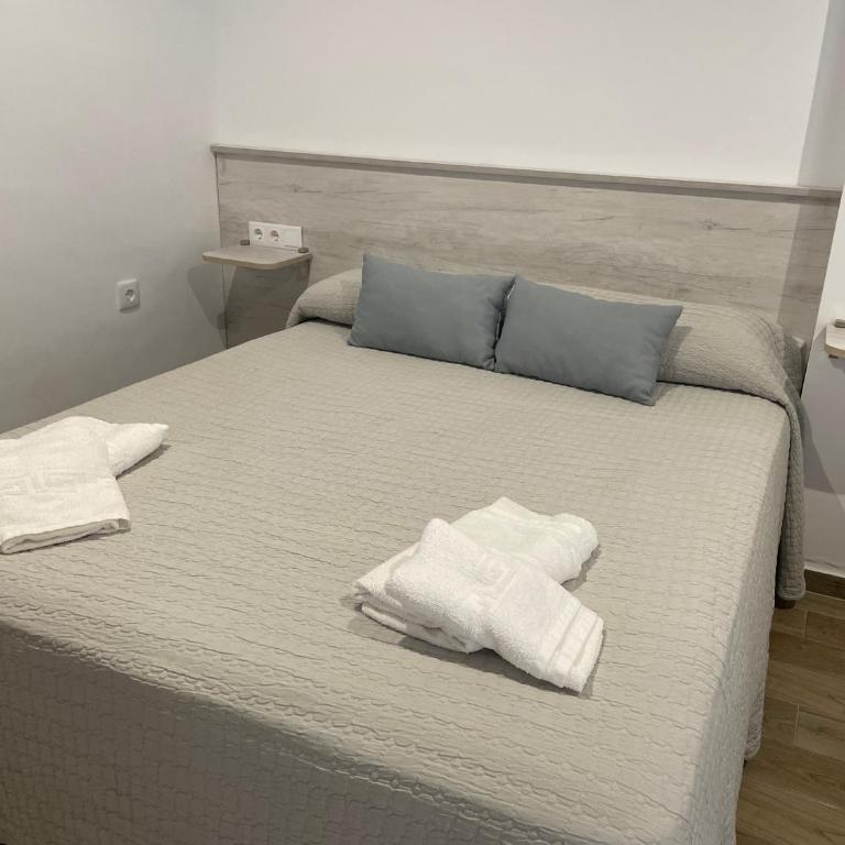 Alojamiento Saturno 1 - Habitación Doble con baño privado - 10