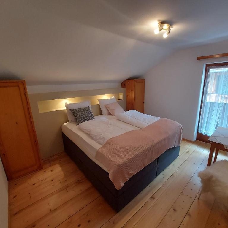 Zum Schneider - Doppelzimmer mit eigenem Bad - 6