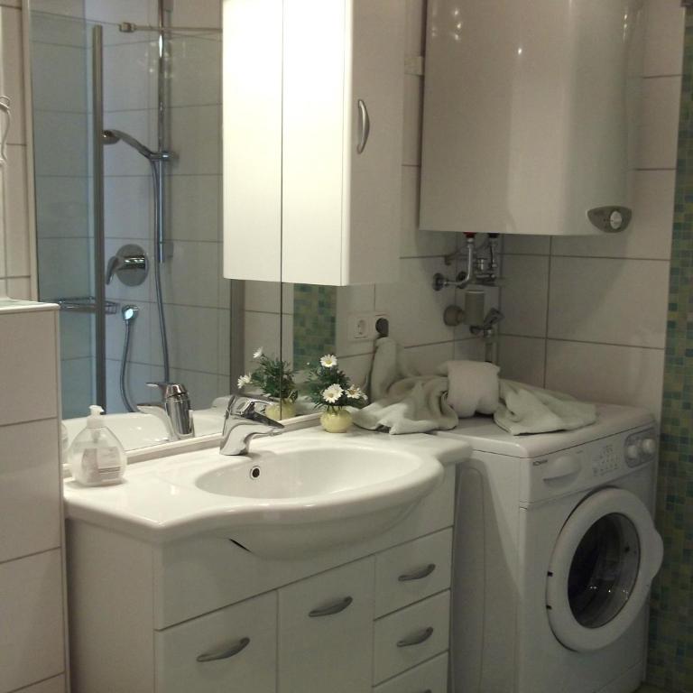 Gästehaus Schmid & Reitzner - Comfort Familienapartment mit Balkon - 2