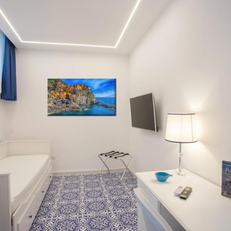 Palazzo Langellotto - Camera Familiare con Balcone - 12