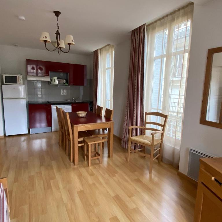 Les Oursons, Résidence Val de Jade, Beau T3 meublé, plein centre, Wifi, Ascenseur - Appartamento - 6