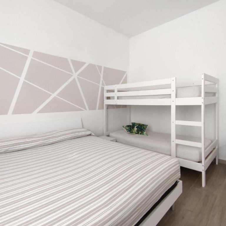 B&B CABIROL - Camera Quadrupla con Bagno Privato - 2