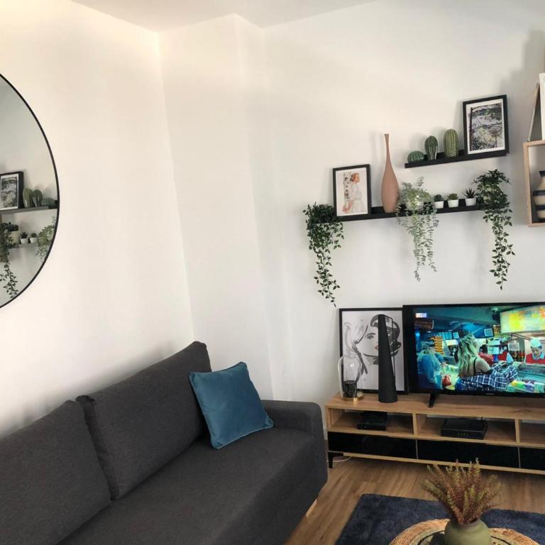 Magnifique T3 Dans Une Résidence Au Centre De Toulon - Appartement 2 Chambres - 6