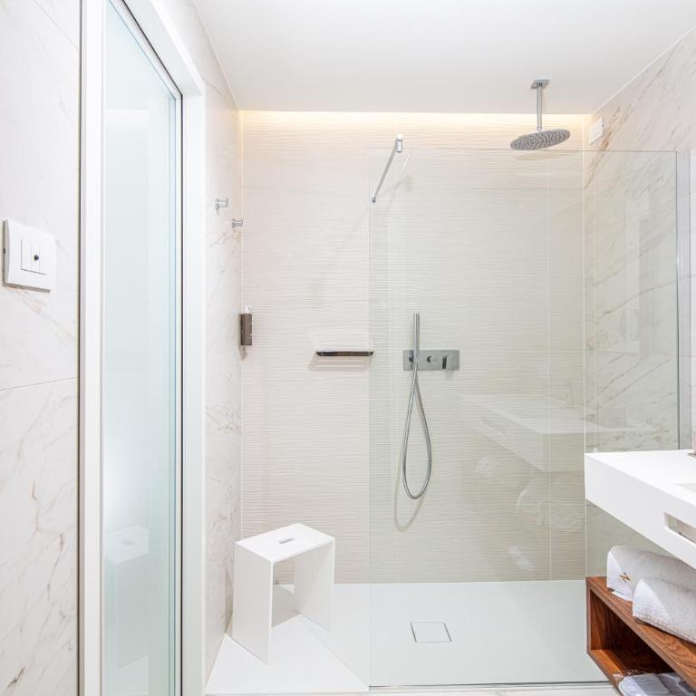 THE ONE CAORLE - Hotel & Apartments - Camera Matrimoniale con Balcone (3 Adulti) - 10