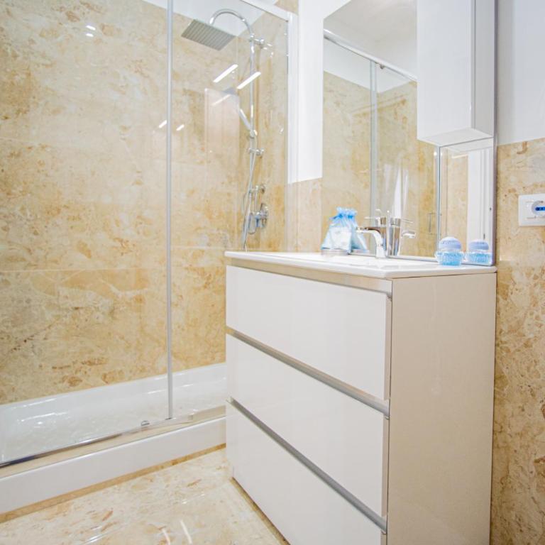 SUITE ROMA - Camera Matrimoniale Standard - 11