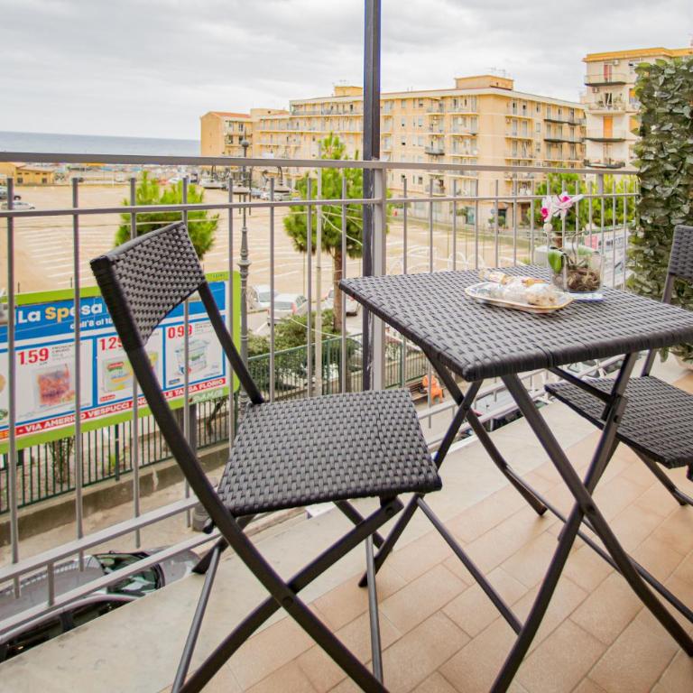 SUITE ROMA - Suite Familiare con Balcone - 12