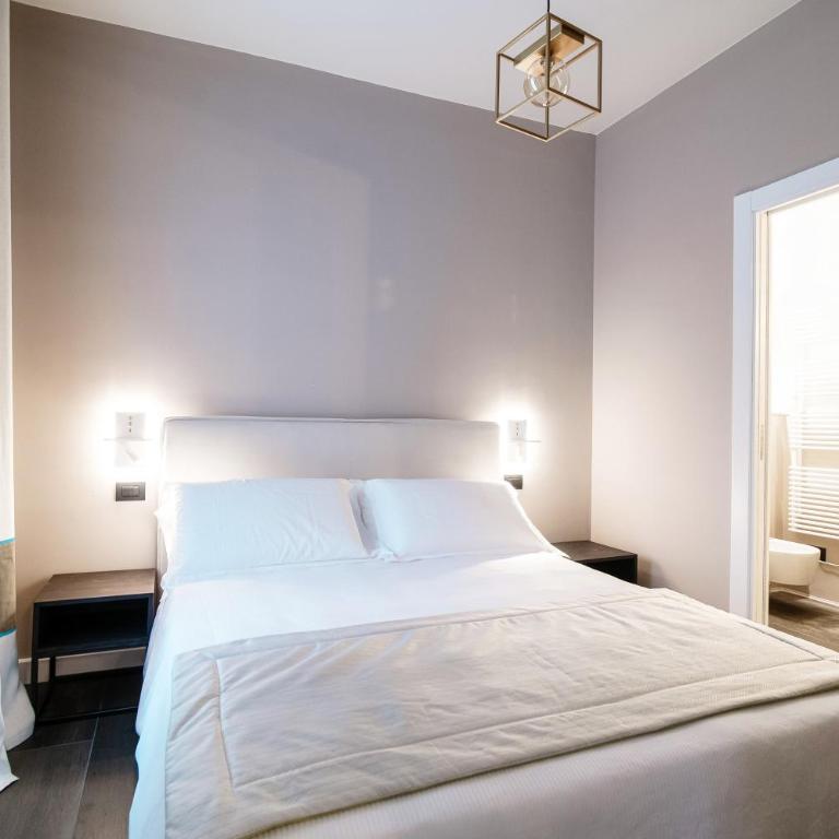 In Centro Luxury Rooms - Family Room - 6