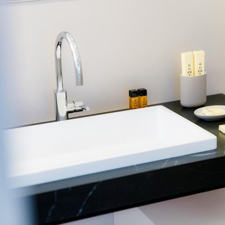 In Centro Luxury Rooms - Family Room - 11