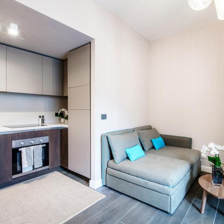 In Centro Luxury Rooms - Family Room - 13