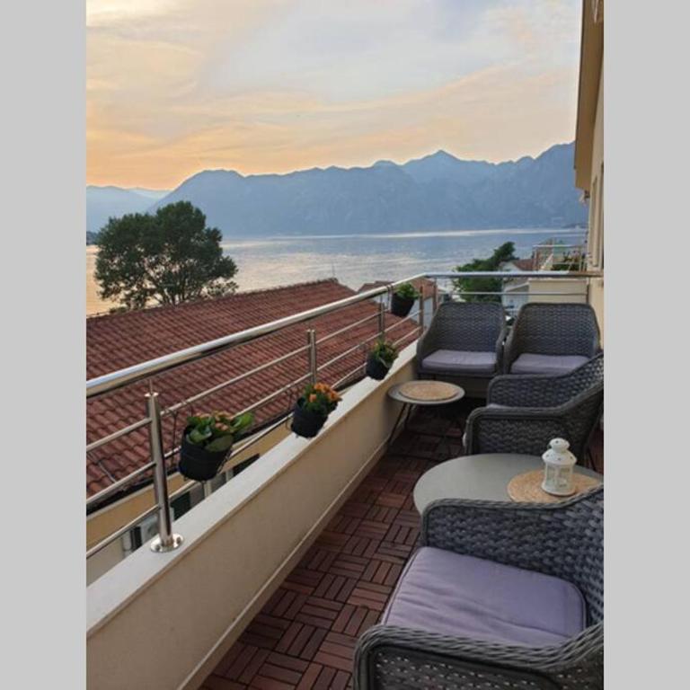 Capital apartment - Two-Bedroom Apartment with Balcony and Sea View - 29
