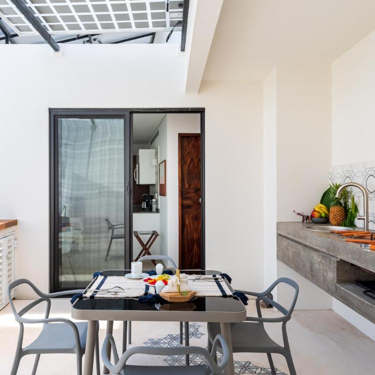 Central Park Lagunas by Alegría Rentals and Sandy Powerful - Suite con vistas al lago - 25
