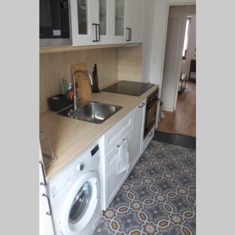 Nod off in Neudorf! Cozy 2 beds near the tram - Two-Bedroom Apartment - 2