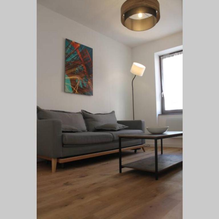 Nod off in Neudorf! Cozy 2 beds near the tram - Two-Bedroom Apartment - 11