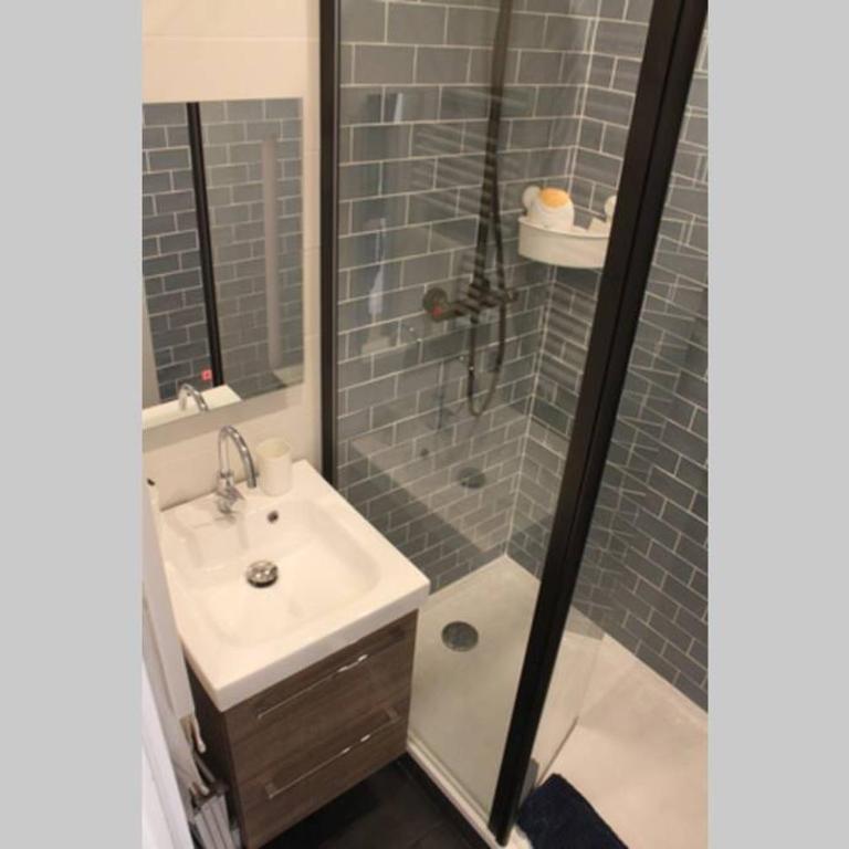 Nod off in Neudorf! Cozy 2 beds near the tram - Two-Bedroom Apartment - 13