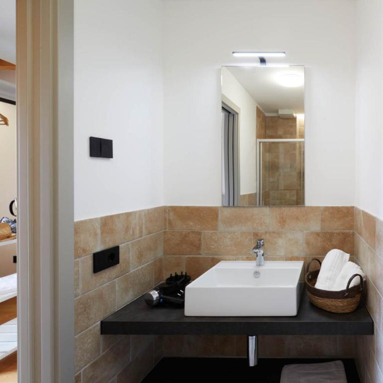 Le Terre di Gu - Habitación Doble Deluxe con bañera - 6