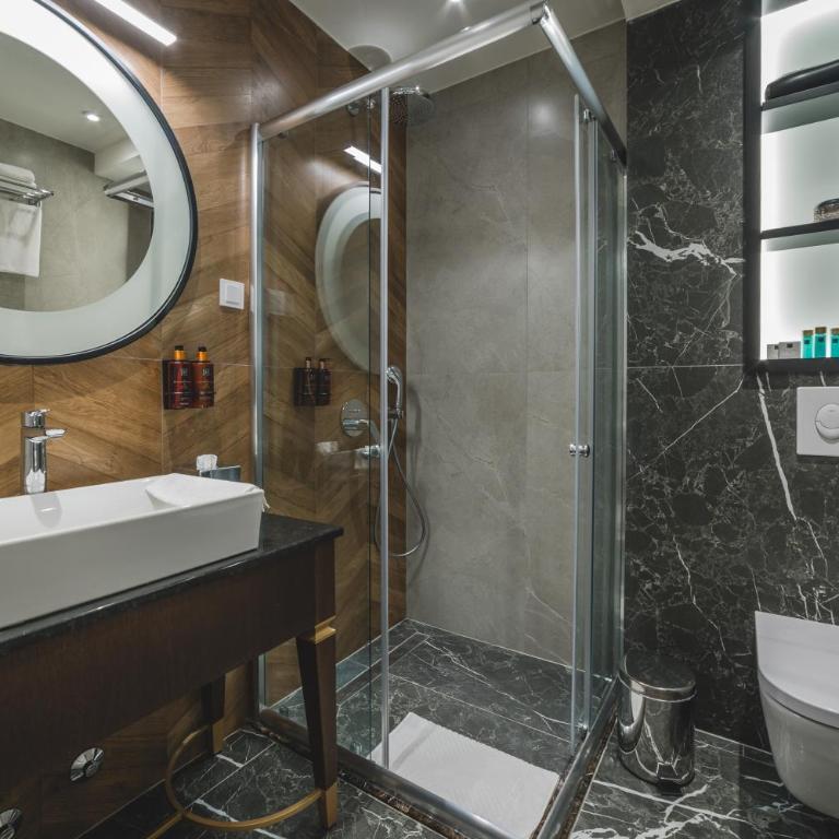 Kalamper Apartments - Two-Bedroom Apartment - 7