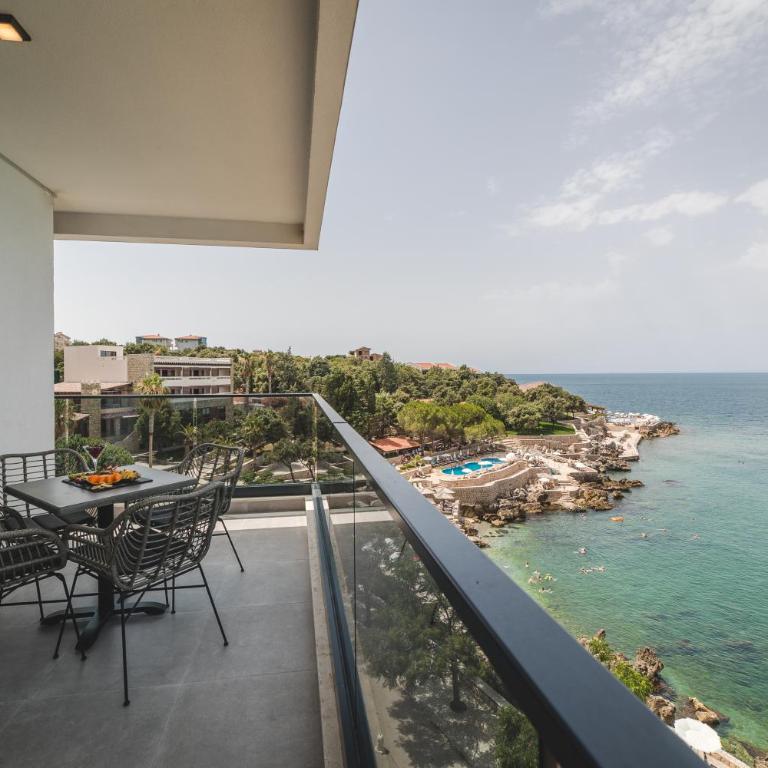 Kalamper Apartments - Two-Bedroom Apartment - 4