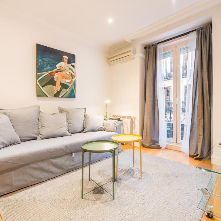For You Rentals FREE WiFi Apartment TEMPORAL Malasaña Madrid Center MMA273 - Apartamento de 2 dormitorios - 2