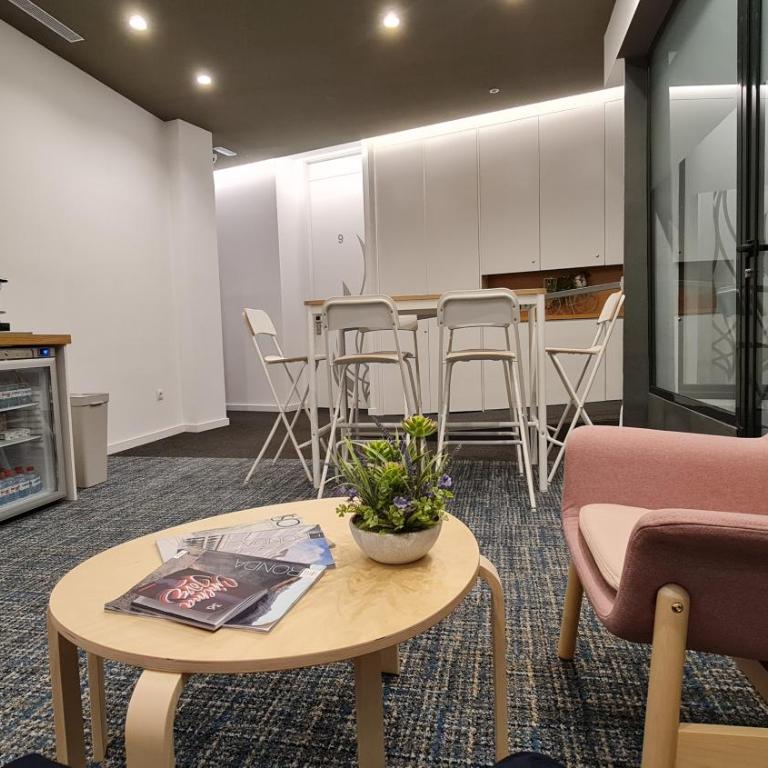 PLAZA VIEW - Triple Room with Terrace - 8