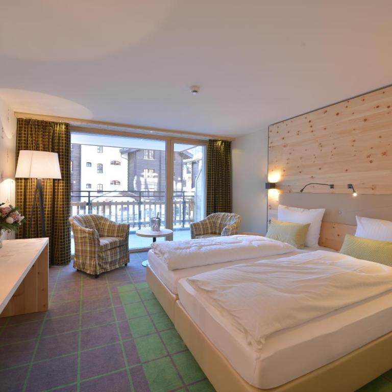 Alpenhotel Fleurs de Zermatt - Habitación Doble Deluxe con balcón y vistas al Matterhorn - 2