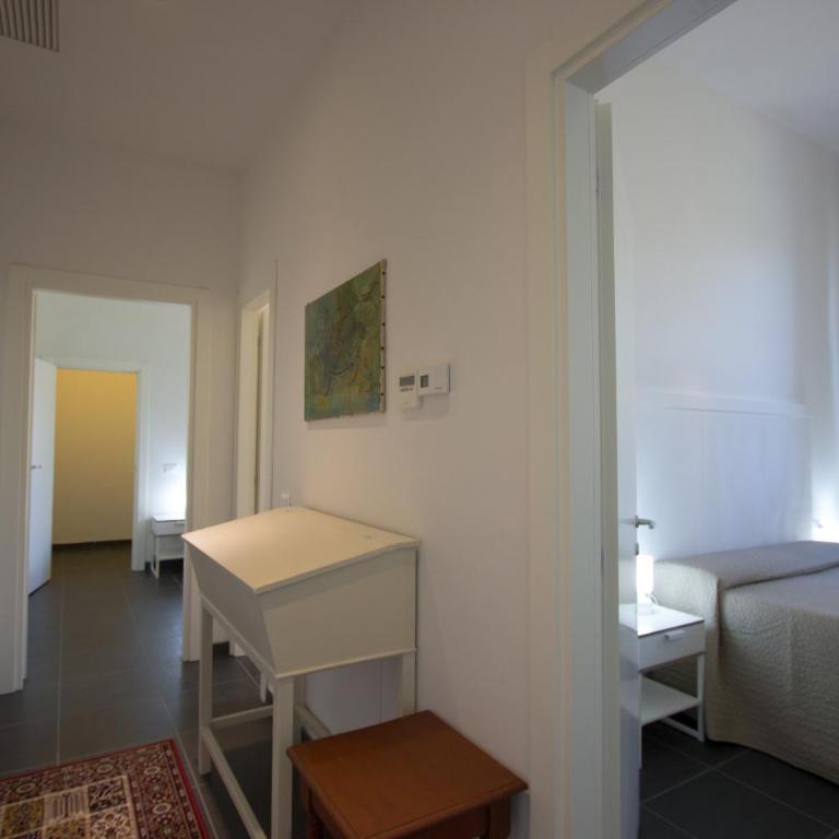 Villa Le Statue - Appartamento con 2 Camere da Letto e Patio - 2