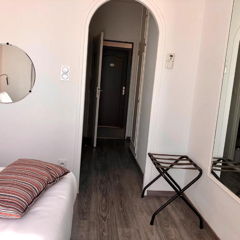 Hotel Saint Louis - Au Coeur des Remparts - Chambre Classique - 5
