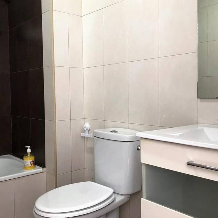 ÁTICO EN EL CENTRO, terraza 20 m2, garaje, Wi-Fi, AC - Apartamento de 2 dormitorios - 13