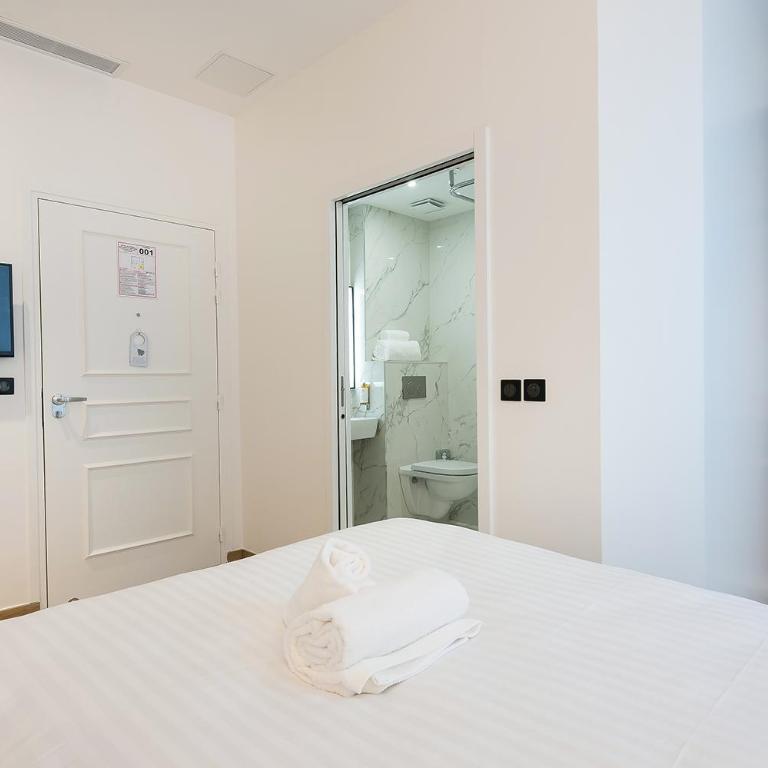 HOTEL AU COEUR DES ARTS ET METIERS - Chambre Double - Rez-de-Chaussée - 4