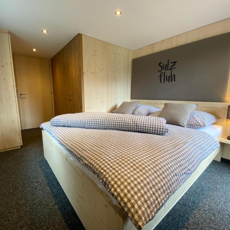 Gasthaus Sulzfluh - Doppelzimmer mit eigenem Bad - 2