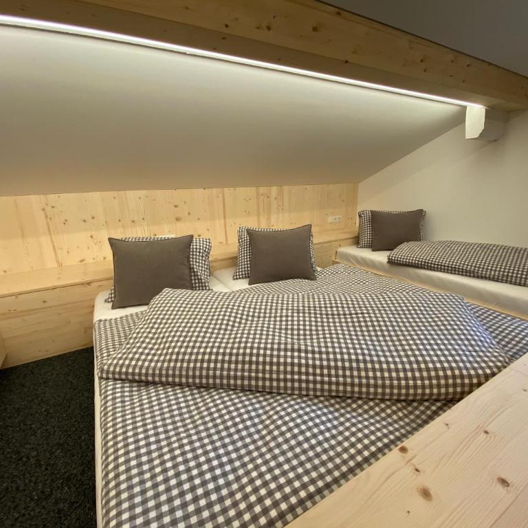 Gasthaus Sulzfluh - Familienzimmer mit Bad - 3