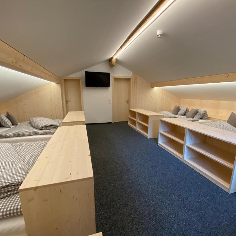 Gasthaus Sulzfluh - Familienzimmer mit Bad - 1