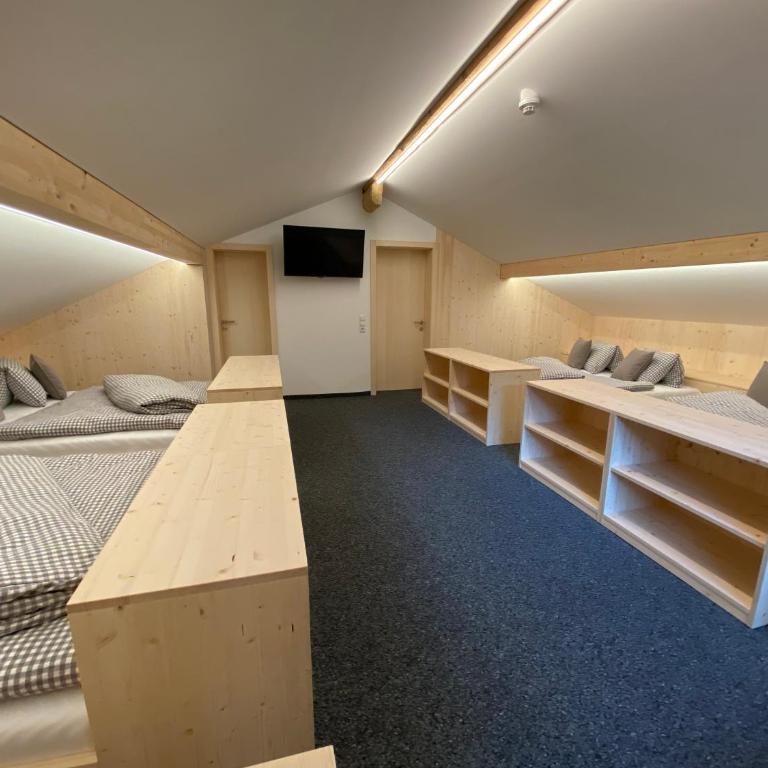 Gasthaus Sulzfluh - Familienzimmer mit Bad - 9