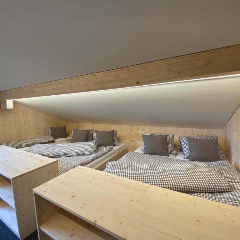 Gasthaus Sulzfluh - Familienzimmer mit Bad - 5