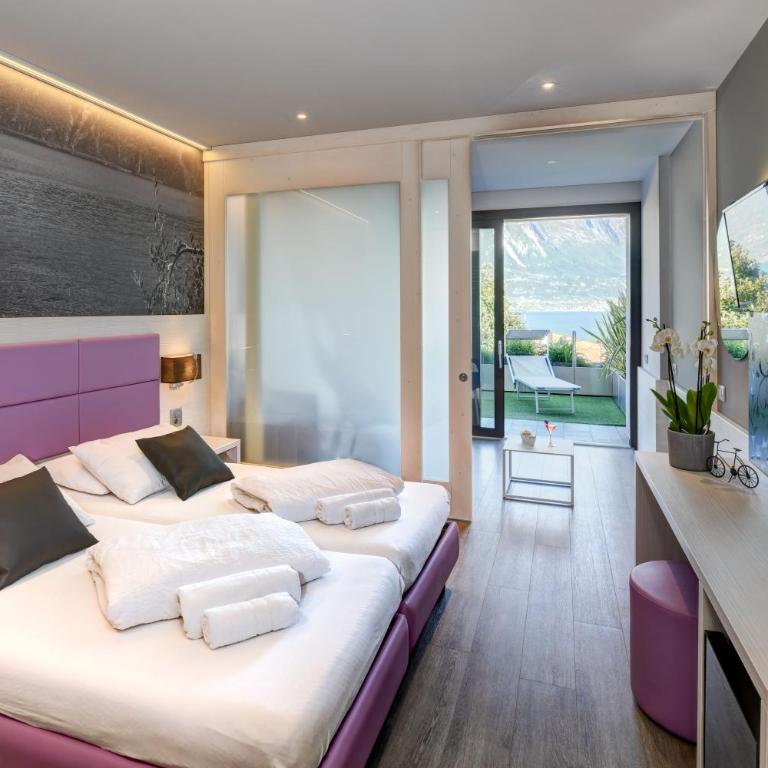 Hotel La Fiorita - Junior Suite Doppia con Letti Singoli con Vista Lago - 3