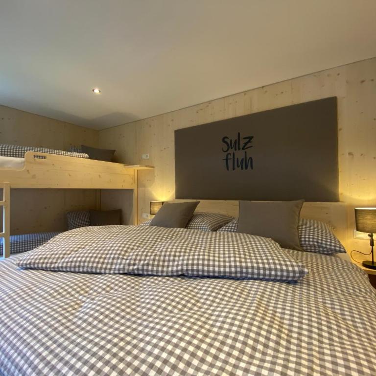 Gasthaus Sulzfluh - Familienzimmer mit eigenem Bad - 5