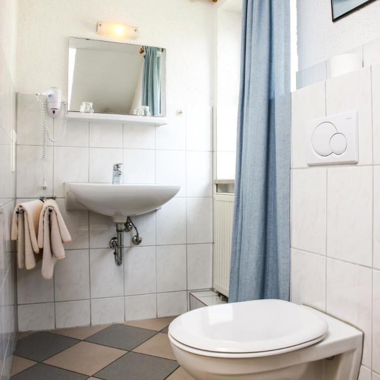 Hotel Reutiner Hof - Doppelzimmer mit Balkon - 5