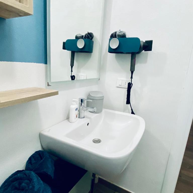 B&B Monteverdi L'Arancio - Camera Matrimoniale con Bagno Privato Esterno - 8