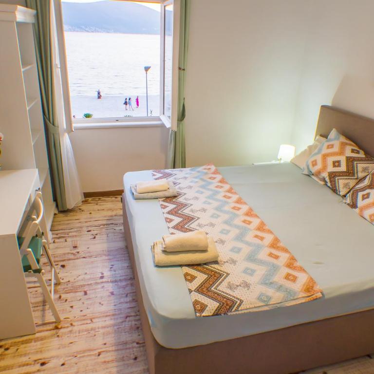 Riva Guesthouse - Economy Dvokrevetna Soba sa Bračnim Krevetom - 8