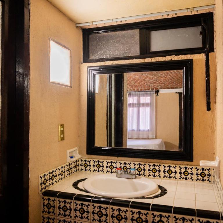 Hotel Hacienda de Cobos - Twin Room - 35