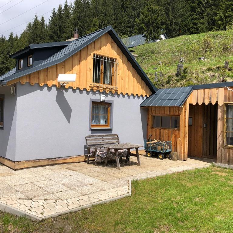 Einser Hütte GesbR - Selbstversorgerhaus für 7 Personen - Haus mit 3 Schlafzimmern - 2