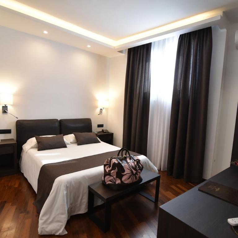 Hotel Palma - Camera Matrimoniale/Doppia con Letti Singoli - 11