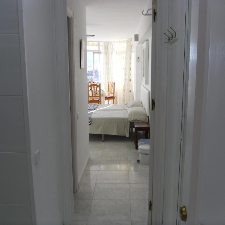 Sunny studio in Piscis building - One-Bedroom Apartment - 6