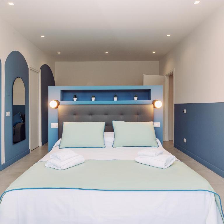 Sorrento Colors&Suites - Suite with Spa Bath - 2