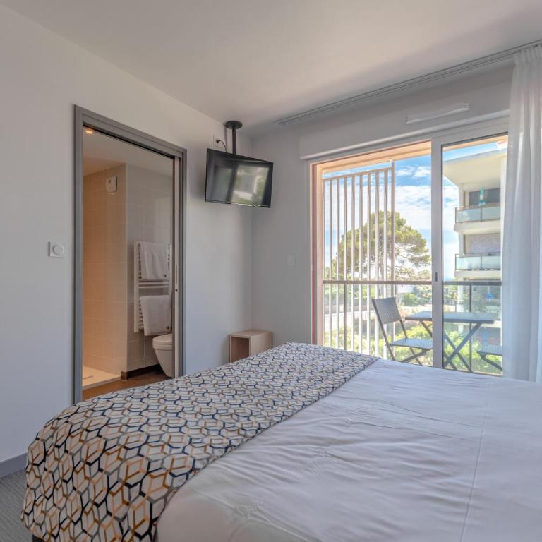 Sure Hotel by Best Western Saint-Raphael Le Dramont - Chambre Lit Queen-Size Standard avec Balcon - Non-Fumeurs - 17